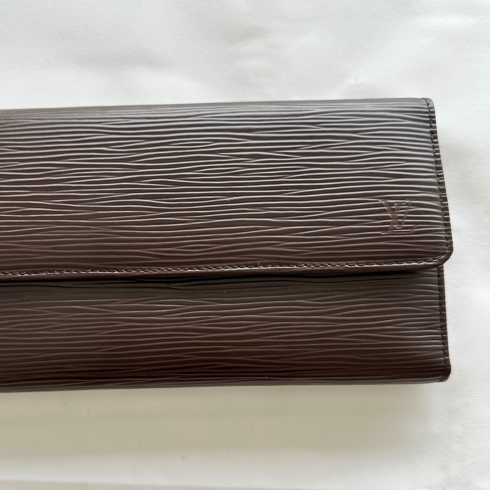 Louis Vuitton Epi long wallet. Vintage. Brown